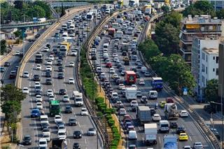 Απαγόρευση κυκλοφορίας των φορτηγών στον Κηφισό από τις 07:00 έως τις 10:00 συζητά το υπουργείο Μεταφορών