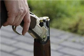 Θεσσαλονίκη: Πυροβολούσε στον αέρα με καραμπίνα γιατί τον ενόχλησαν οι φωνές –Τραυματίστηκε 15χρονος