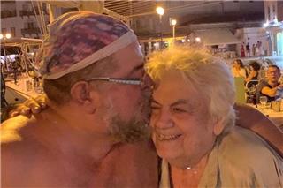 Σταμάτης Κραουνάκης: Έφυγε από τη ζωή η μητέρα του