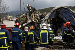 Τέμπη: Με τους συγγενείς των θυμάτων στα έδρανα η δίκη στις 3/3 – Απορρίφθηκε αίτημα του κράτους να αποβληθούν