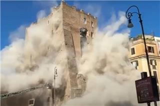 Μερική κατάρρευση πύργου στο Κολοσσαίο της Ρώμης - Τουλάχιστον τρεις τραυματίες, δείτε βίντεο