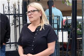 Συγκινεί η Μαριάννα Τουμασάτου για τον πατέρα της: «Φόρεσε παπούτσια 13 χρονών, μέχρι τότε ήταν ξυπόλητος»