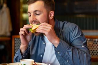 Το τρόφιμο που βλάπτει εγκέφαλο και έντερο ταυτόχρονα