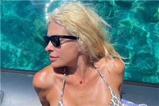 Ρίχνει ξανά το Instagram με τη φυσική ομορφιά της η Ελένη Μενεγάκη