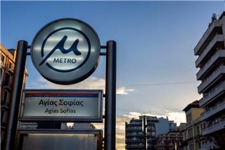 Θεσσαλονίκη: Καταδικάστηκε νεαρός που έβαψε με μαρκαδόρο σε κυτίο του Μετρό ‑ «Το έκανα πάνω στη χαζομάρα μου»