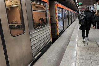 Κλειστοί οι σταθμοί Δάφνη και Αγιος Δημήτριος του Μετρό λόγω προβλήματος ηλεκτροδότησης