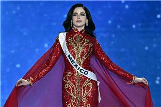 Η Φατίμα Μπος στέφθηκε νέα Miss Universe στην Ταϊλάνδη εν μέσω εντάσεων στη διοργάνωση