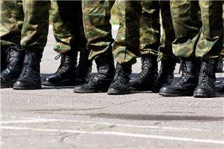 Περιορίζονται οι αναβολές στράτευσης – Στο χακί θα ντύνονται οι φοιτητές υποχρεωτικά στα 25 τους σύμφωνα με το νέο νομοσχέδιο