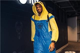 Halloween: Ο Αντετοκούνμπο ντύθηκε… minion και οι Μπακς τον «τρολάρουν»