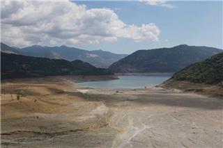 Λειψυδρία: Μειωμένη κατά 44% η έκταση της λίμνης του Μόρνου