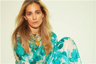 Νατάσσα Μποφίλιου: Η αλλαγή στην αφίσα μετά την άρνηση του γιου του Μάνου Χατζιδάκι