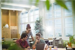 Ο απρόσμενος σύμμαχος που αυξάνει την παραγωγικότητα στο γραφείο κατά 15%