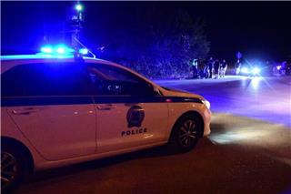 Βόλος: Αγριος καβγάς ζευγαριού με κατηγορίες για ομόφυλη σχέση – Πέταξε γλάστρες και χαλιά από το μπαλκόνι