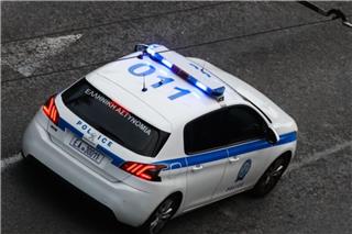 Έσπασε τζαμαρίες σούπερ μάρκετ και βγήκε στο δρόμο ημίγυμνος, συνελήφθη άνδρας στο Ηράκλειο