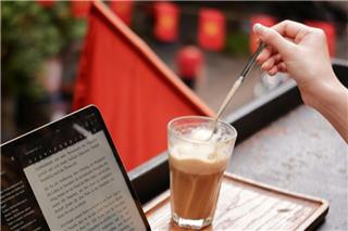 Πόλεμος καφετεριών: Το καφέ των 2,5 ευρώ που έχει τρελάνει το Βερολίνο