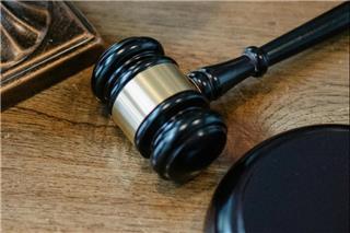 Τραγωδία στο Βόλο: Ένοχος μόνο για πλημμελήματα ο οδηγός της μηχανής που παρέσυρε παππού και βρέφος