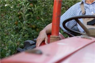 Αγρότες: Πανελλαδική απόβαση στην Αθήνα - Τρακτέρ στο αεροδρόμιο Αλεξανδρούπολης