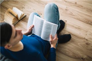 Σήμερα έμαθα: Γιατί μπορείς να βελτιώσεις τη μνήμη σου διαβάζοντας... ανάποδα