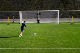 Κριστιάνο εναντίον μηχανής: Πώς ο Ρονάλντο νίκησε το ανίκητο ρομπότ-τερματοφύλακα