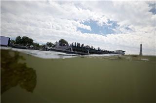 Ολυμπιακοί Αγώνες 2024: Σοκάρουν οι εικόνες του Reuters από τον Σηκουάνα με τα νερά βρώμικα και θολά