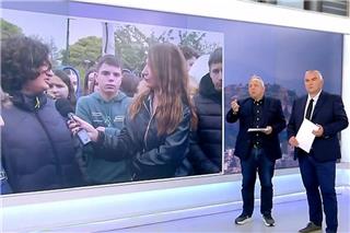 Μαθητής έκανε χειρονομίες μπροστά στην κάμερα του ΣΚΑΪ και ο Κούτρας εκνευρίστηκε