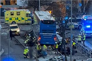 Συναγερμός στη Στοκχόλμη: Λεωφορείο έπεσε σε στάση, αναφορές για αρκετά θύματα