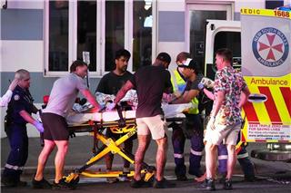 Πατέρας και γιος οι δράστες της επίθεσης στο Σίδνει της Αυστραλίας – Τουλάχιστον 16 νεκροί και δεκάδες τραυματίες