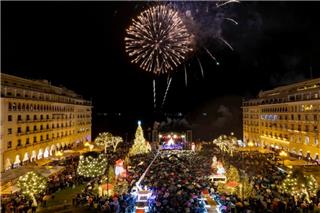 H Θεσσαλονίκη ετοιμάζεται για τα Χριστούγεννα: Ποιος τραγουδιστής θα ανάψει το δέντρο