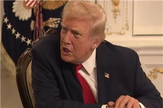 Νέα φραστική επίθεση Τραμπ σε γυναίκα δημοσιογράφο: «Είσαι χαζή;»