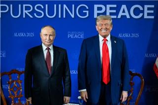 Guardian: Γιατί Τραμπ και Πούτιν θέλουν να «διαλύσουν» την Ευρώπη