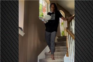 Μάριον Τζόουνς: «Τα γόνατά μου κρέμονται από μία κλωστή, αλλά ακόμα στέκομαι όρθια»