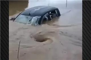 Συγκλονιστικές εικόνες, η ΕΜΑΚ διέσωσε οικογένεια από πλημμυρισμένο δρόμο στη Λακωνία