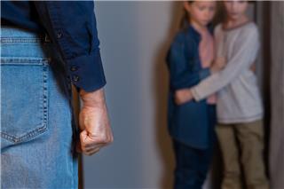 «Έδιναν ηρεμιστικά στα παιδιά, είχαν και εγκαύματα» – Τι λέει ο Κ. Γιαννόπουλος για την οικογένεια με τα 8 παιδιά