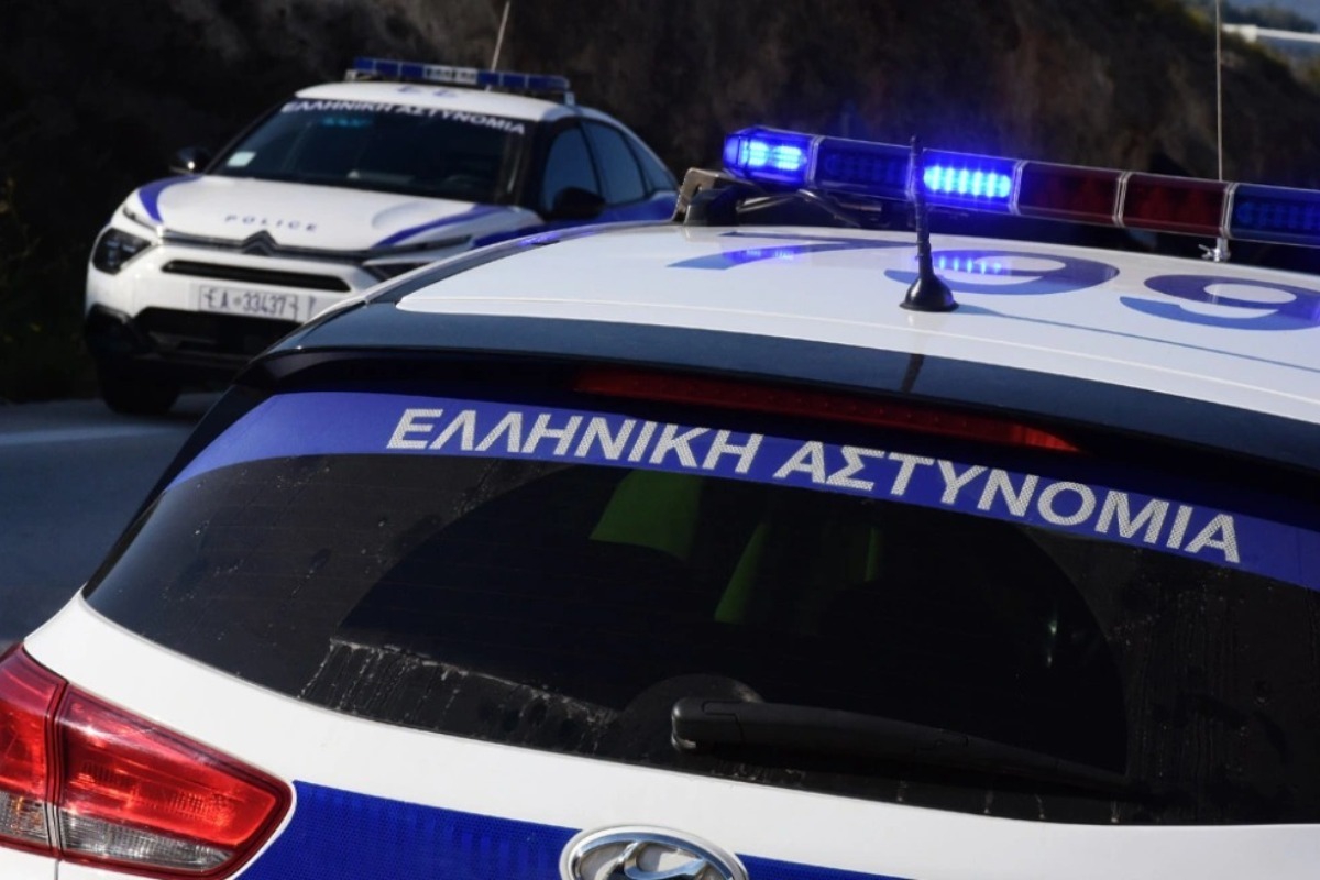 Επιχείρηση της ΕΛ.ΑΣ. στα Κτηματολόγια της Αττικής για εγκληματική οργάνωση με δωροληψίες ‑ Έχουν συλληφθεί 9 άτομα