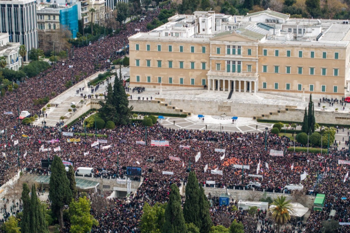 Οι διαδηλωτές επιστρέφουν στο Σύνταγμα