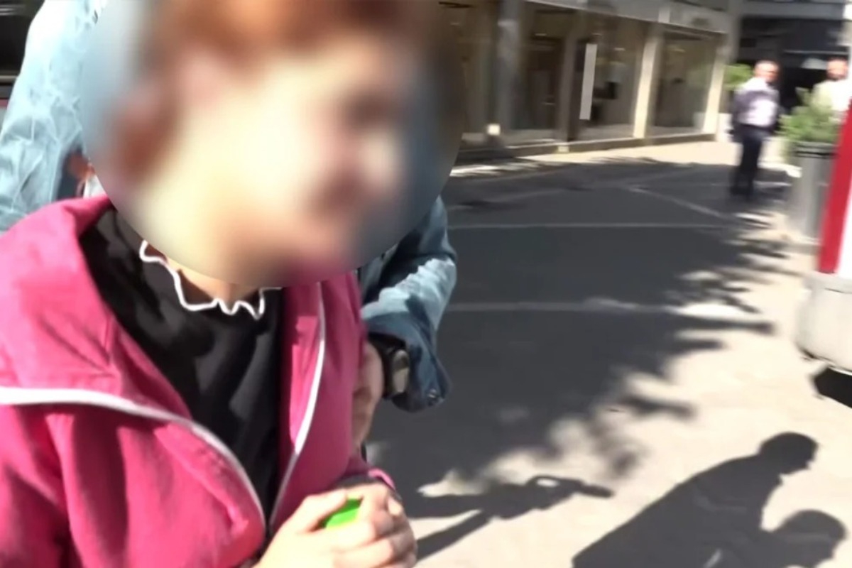 Νέες αποκαλύψεις για την υπόθεση με τα καψίματα σε παιδιά στη Λάρισα ‑ Αναζητείται 50χρονος που επισκεπτόταν το σπίτι της μητέρας