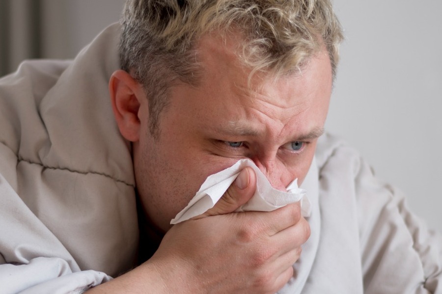 Έξαρση ιώσεων στις γιορτές με ιδιαίτερα μεταδοτική υποπαραλλαγή της γρίπης Α