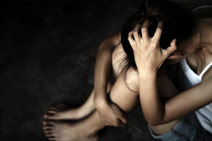 Φρίκη στο Μενίδι: 14χρονη πήγε σε αστυνομικό τμήμα με νεκρό βρέφος σε σακούλα