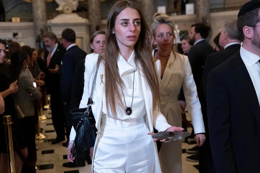 Ισραηλινή όμηρος που απελευθερώθηκε από τη Χαμάς, κατηγορεί fitness influencer του Τελ Αβίβ ότι τη νάρκωσε και τη βίασε