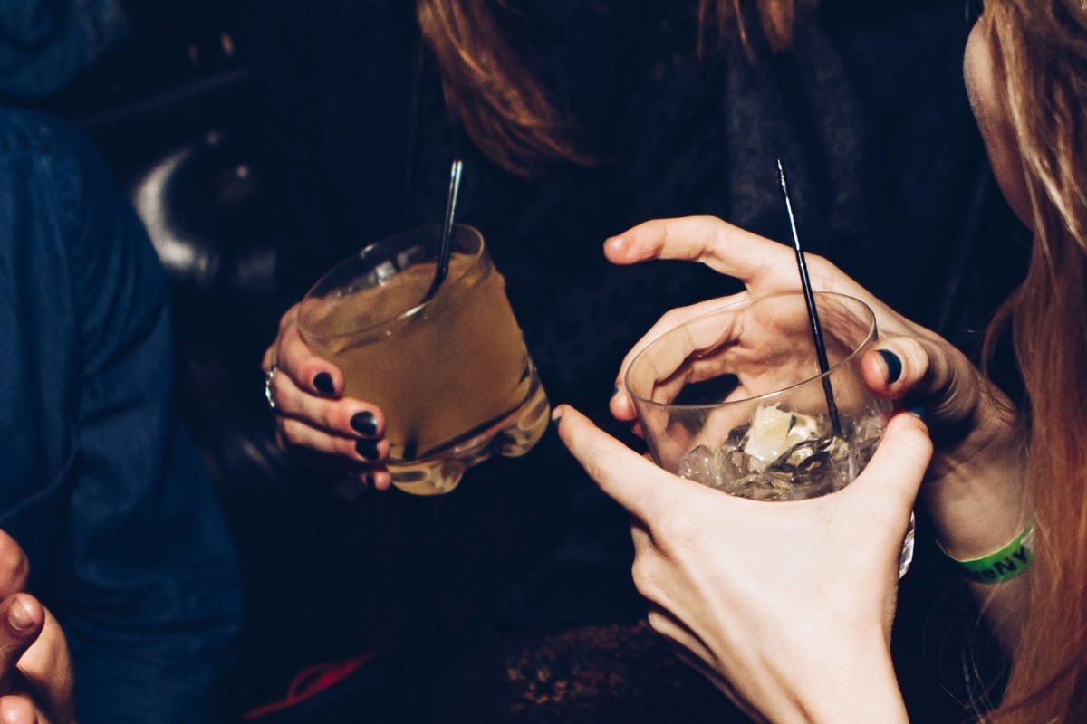 Πίνεις πολύ; Ο εγκέφαλός σου το πληρώνει ακριβά – Τι αποκαλύπτει νέα σοκαριστική μελέτη