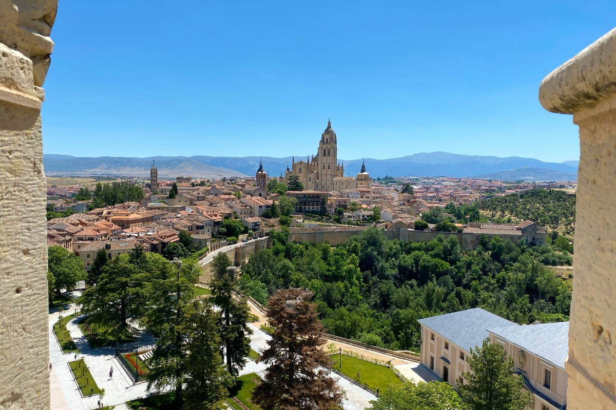 Ξέχνα τη Βαρκελώνη – Αυτός είναι ο πιο υποτιμημένος μεσαιωνικός θησαυρός της Ισπανίας!