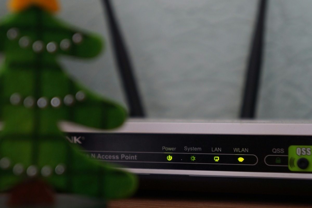 Το λάθος που σκοτώνει το Wi‑Fi: Μια μικρή αλλαγή στον router σου και θα σερφάρεις σαν να ’χεις οπτική ίνα