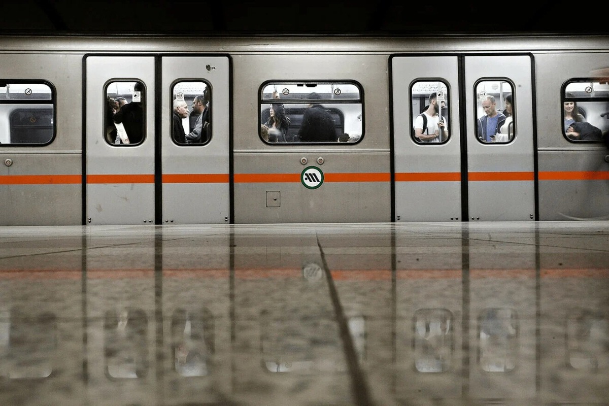 Χριστούγεννα 2025: Τα δρομολόγια των ΜΜΜ στην Αθήνα