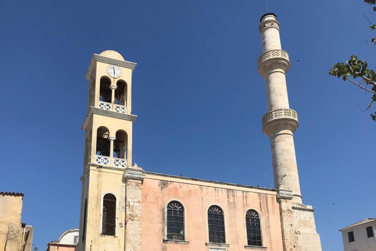 Η μοναδική εκκλησία στην Ελλάδα που έχει και καμπαναριό και μιναρέ