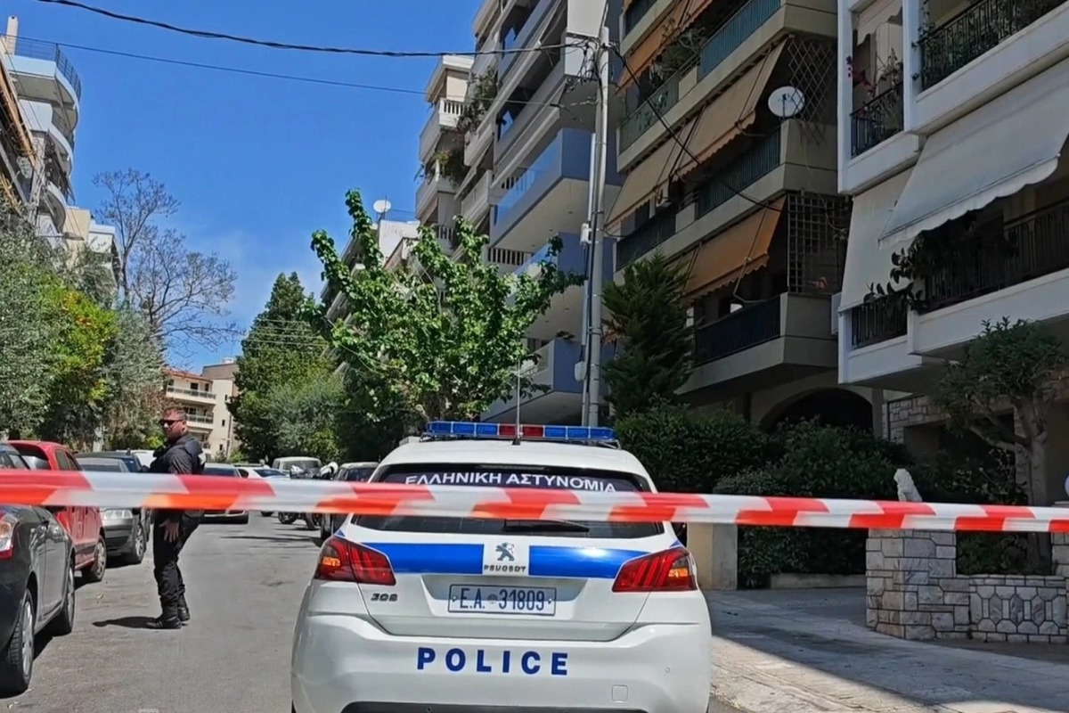 Οικογενειακή τραγωδία στη Νέα Σμύρνη: Πατέρας μαχαίρωσε μέχρι θανάτου τον γιο του