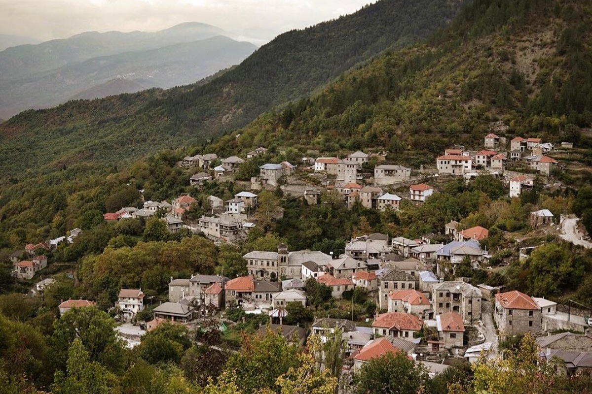 Το ακριτικό χωριό με τις 1.200 οικογένειες, τους ληστές και τις μάχες που μοιάζει βγαλμένο από ταινία εποχής!