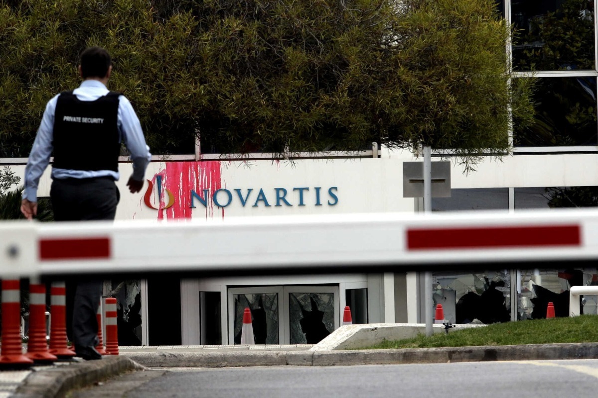 Novartis: Πράσινο φως να βγουν οι κουκούλες από τους προστατευόμενους μάρτυρες