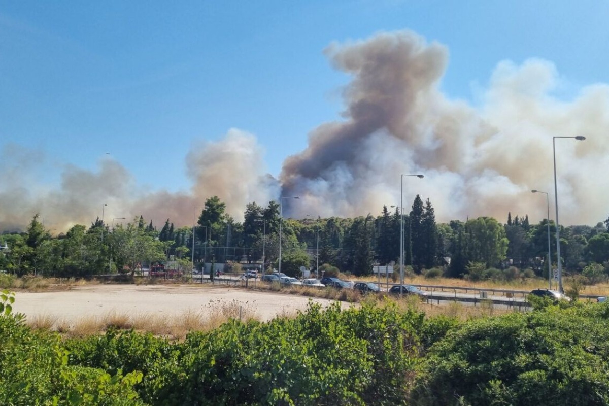 Φωτιά τώρα στην Παιανία κοντά στην Αττική Οδό