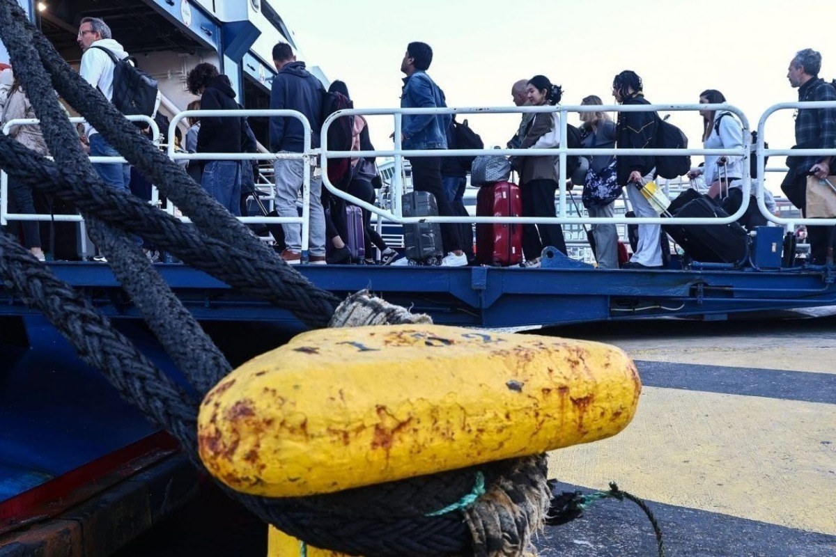 Σαρώνει η Πασχαλινή έξοδος: Κοσμοσυρροή στα λιμάνια με προορισμό τα νησιά