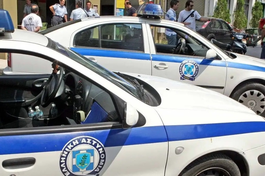 50χρονος ταμπουρώθηκε στο σπίτι του στην Αρκαδία και απειλούσε να αυτοκτονήσει